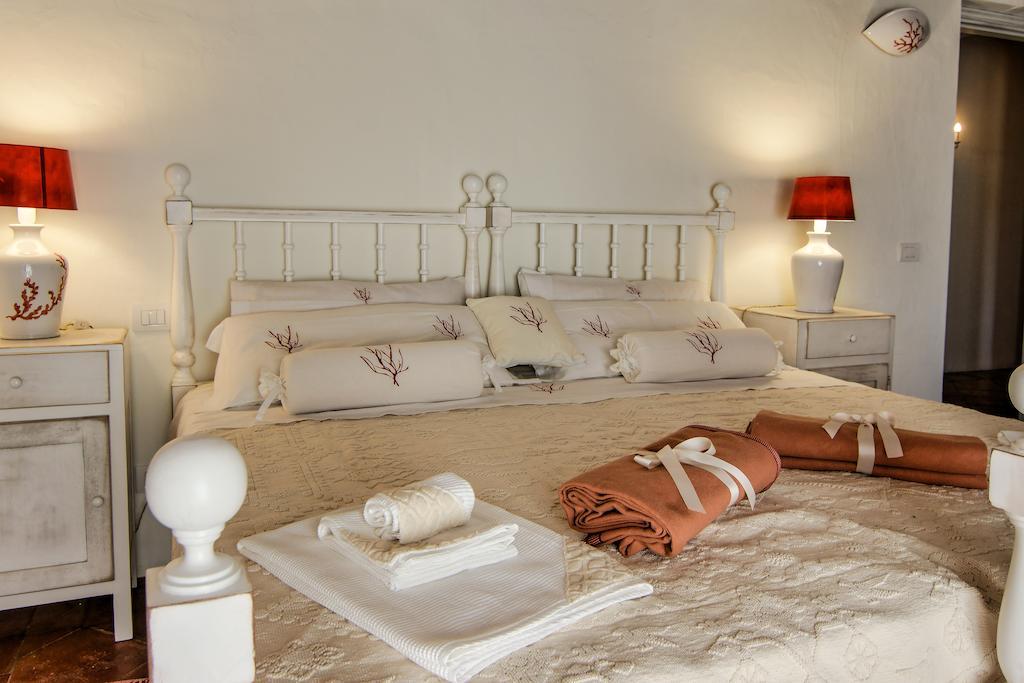 Domus Corallia-Luxury Rooms Porto Rotondo Phòng bức ảnh